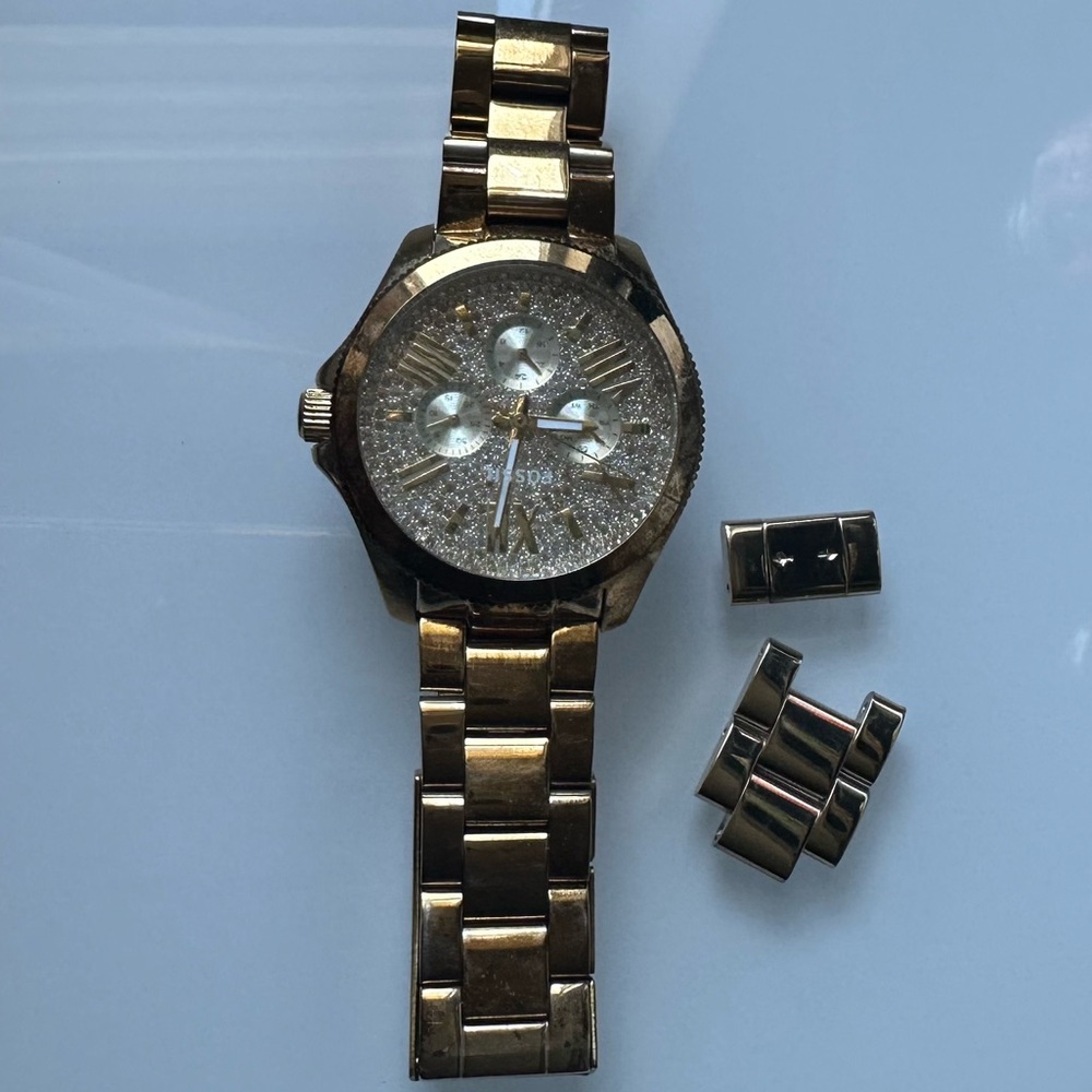 Fossil Women’s Shiny / Polished Gold-Tone Chronograph Watch With Extra Links